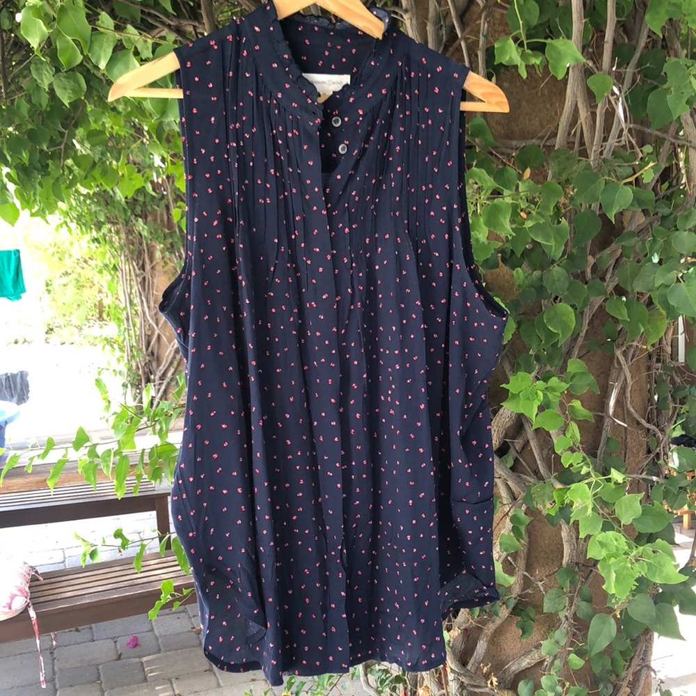 Ruffle collar Treasure and Bond tunic tank